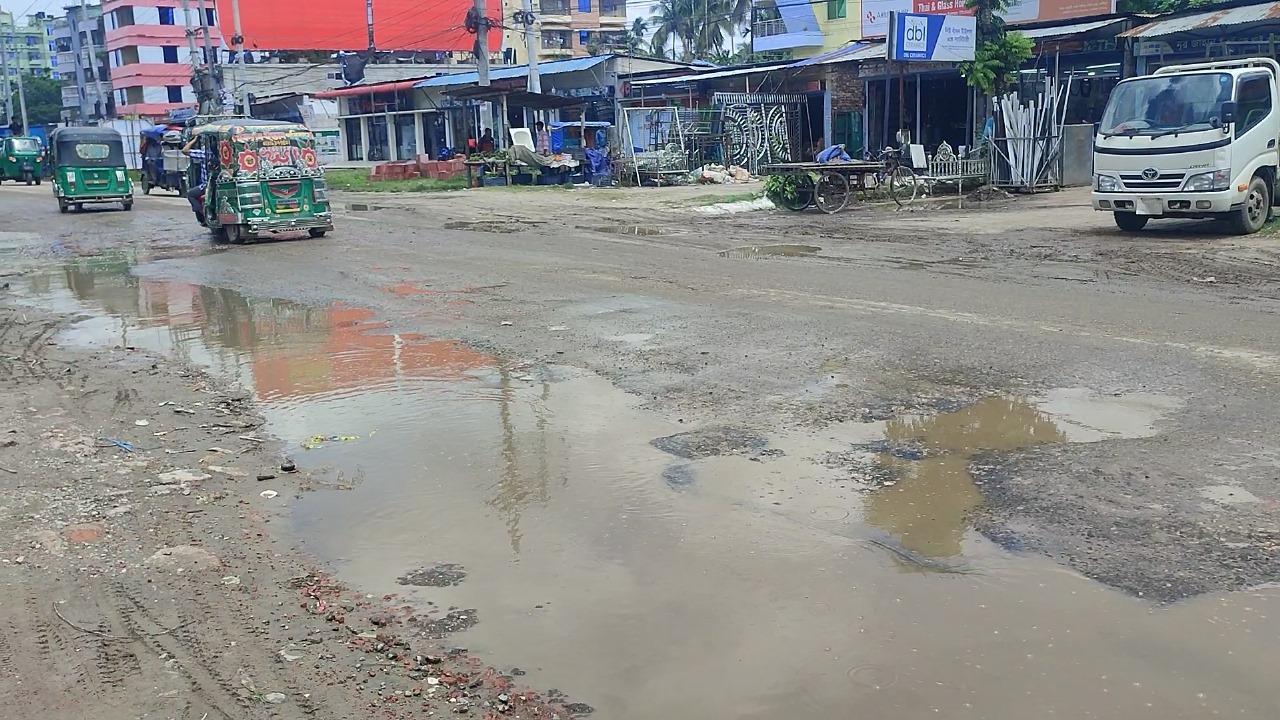 আঞ্চলিক সড়কের বেহালদশা
