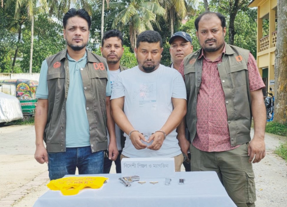 কুমিল্লার স্কুলছাত্র ইথান গুলিবিদ্ধেরঘটনায় লক্ষ্মীপুর থেকে অস্ত্রসহ গ্রেপ্তার অপু