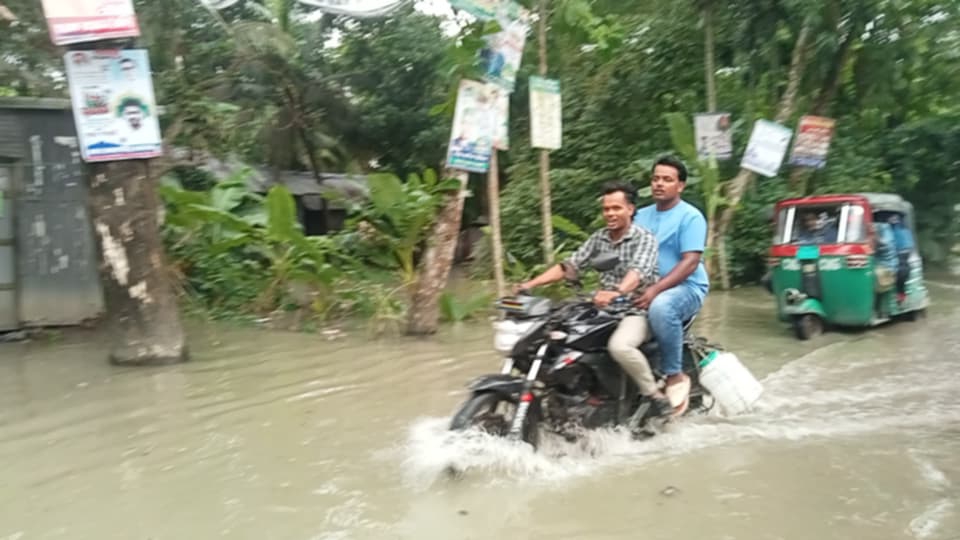 মেঘনার জোয়ারের পানি দুর্ভোগ সাধারণ মানুষ