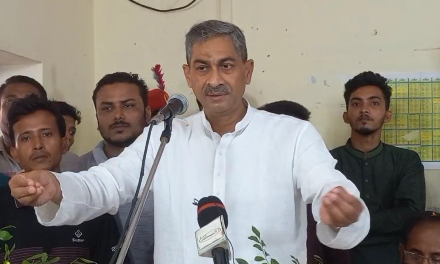 বক্তব্য রাখছেন বিএনপির যুগ্মমহাসচিব শহীদ উদ্দীন চৌধুরী এ্যানি
