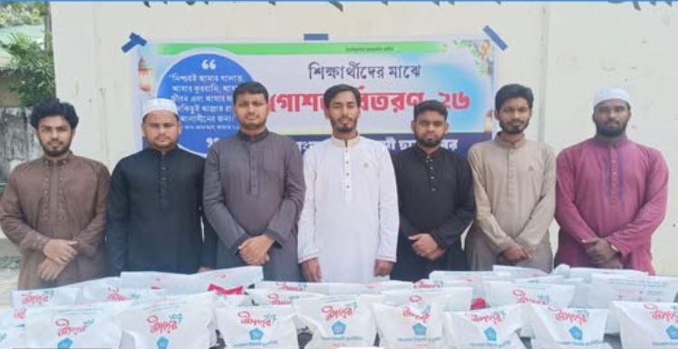 শিবিরের ব্যাতিক্রমী উদ্যোগ চার’শ শিক্ষার্থী পেল গরুর গোশত