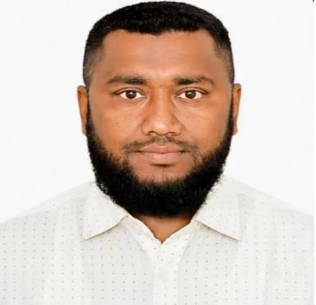 খরচ হয়েছে তাই ইট নিয়ে বিক্রি করলেন মেম্বার
